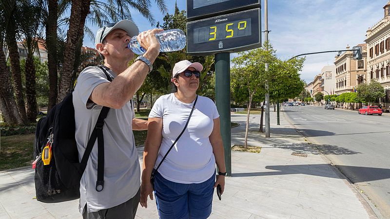 24 horas fin de semana - Andrés Gómez, meteorólogo: "Podrían acariciar los 40°C en el Valle del Guadalquivir, esto sería totalmente insólito" - Escuchar ahora