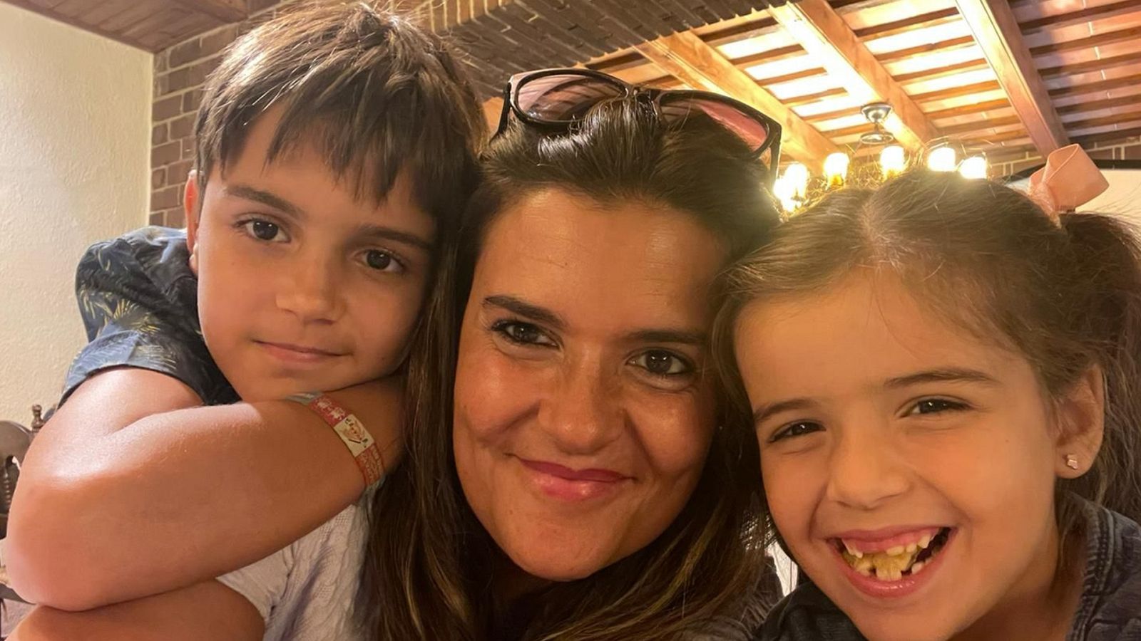 Plurals i Singulars - Families amb nens trans - Escoltar Ara