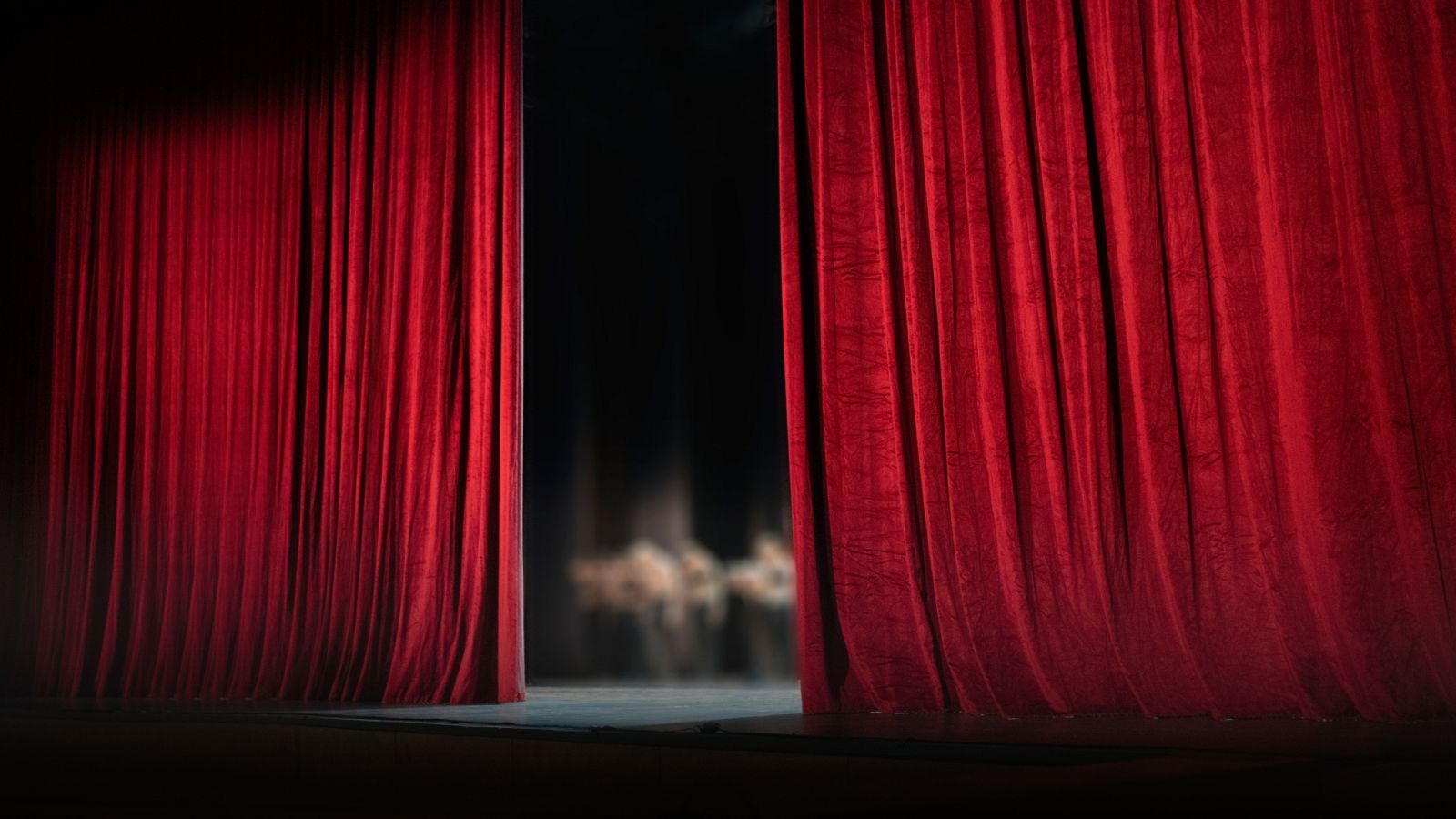 Con ellas mujeres - Carla Rovira Pitarch: De actriz a directora de teatro con mirada feminista - 30/04/2023 - Escuchar ahora