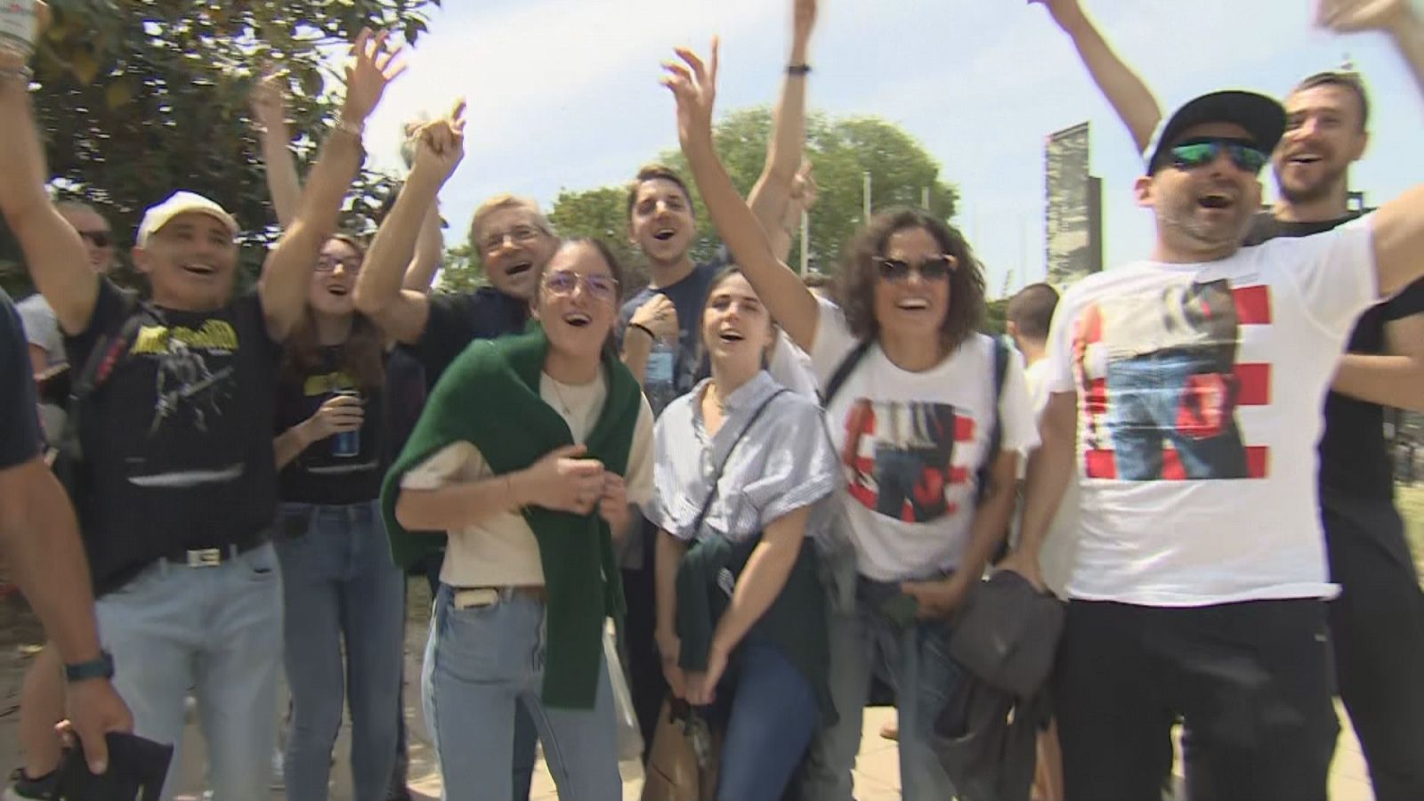 Els fans de Bruce Springsteen fan cua a les portes de l'Estadi Olímpic