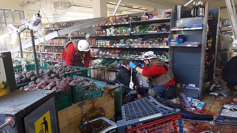 Las Mañanas de RNE - Francisco Gan Pampols, teniente general en la reserva: "El toque de queda de Jersón sirve como un método de control de masas" - Escuchar ahora