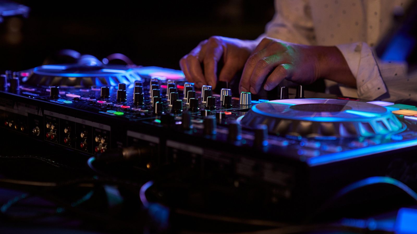 Discovedades - Novedades del viernes 5 de mayo - 05/05/23 - escuchar ahora