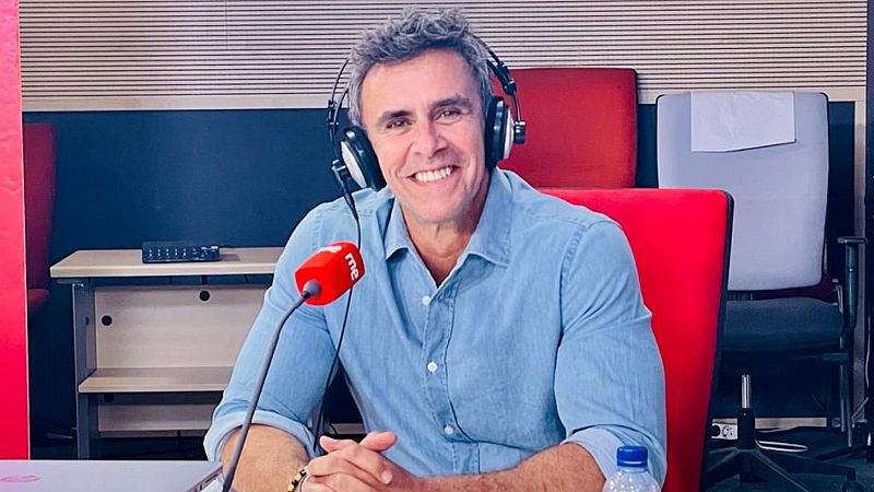 24 horas - Alonso Caparrós: "La felicidad no me gusta porque se ha desvirtuado" - Escuchar ahora