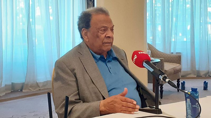 24 horas - Andrew Young, icono de los derechos civiles en EE.UU.: "Estados Unidos es m�s un sue�o que es una realidad" - Escuchar ahora