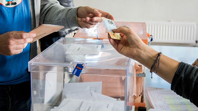 Las Mañanas de RNE - Andrés Medina (Metroscopia): "Lo esperable es que el PP gane por medio millón de votos" - Escuchar ahora