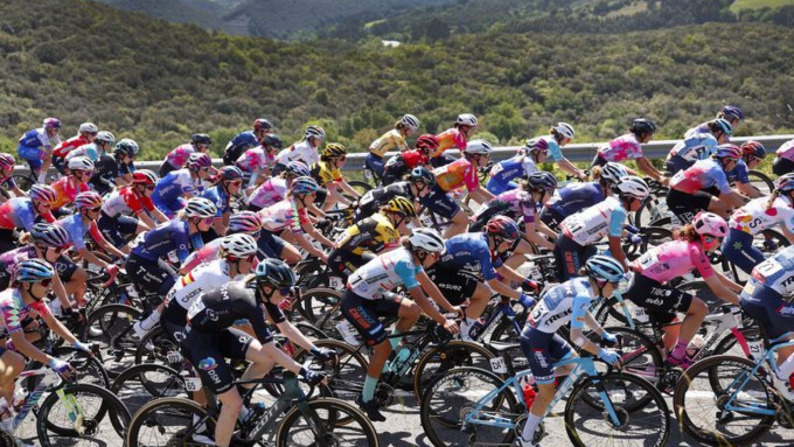Éxito deportivo de La Vuelta Femenina - Escuchar ahora