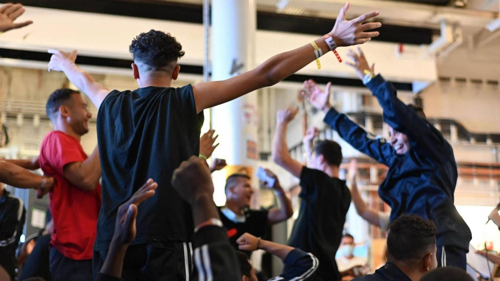 El faro del Mediterráneo - Capítulo 4: Calma, rutina y dignidad - Escuchar ahora