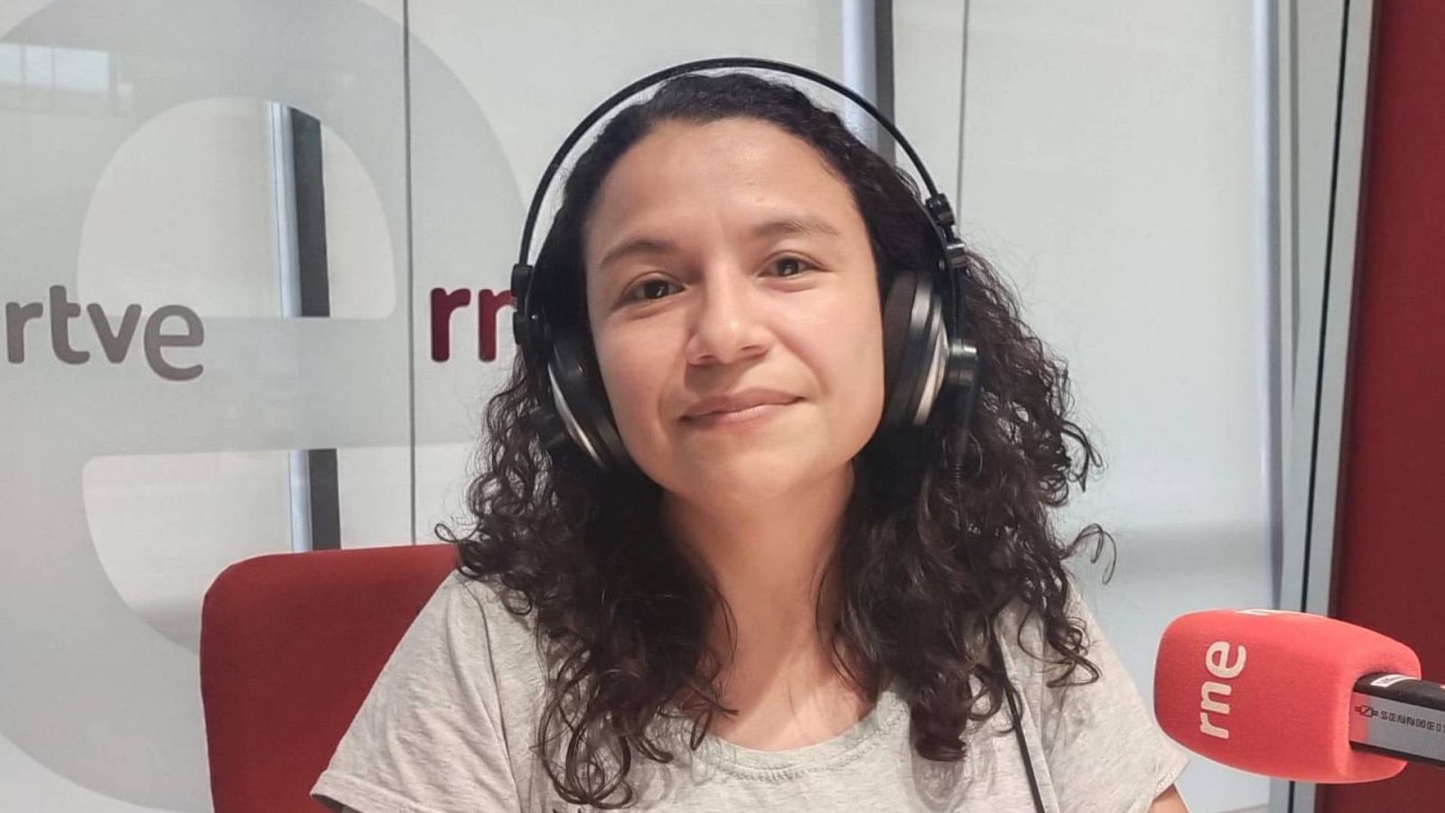 Construyendo memoria - Bertha Sánchez - Escuchar ahora