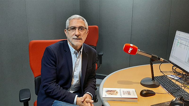 Entrevistas electorales Oviedo. Convocatoria por Oviedo -  Gaspar Llamazares. Escuchar ahora.