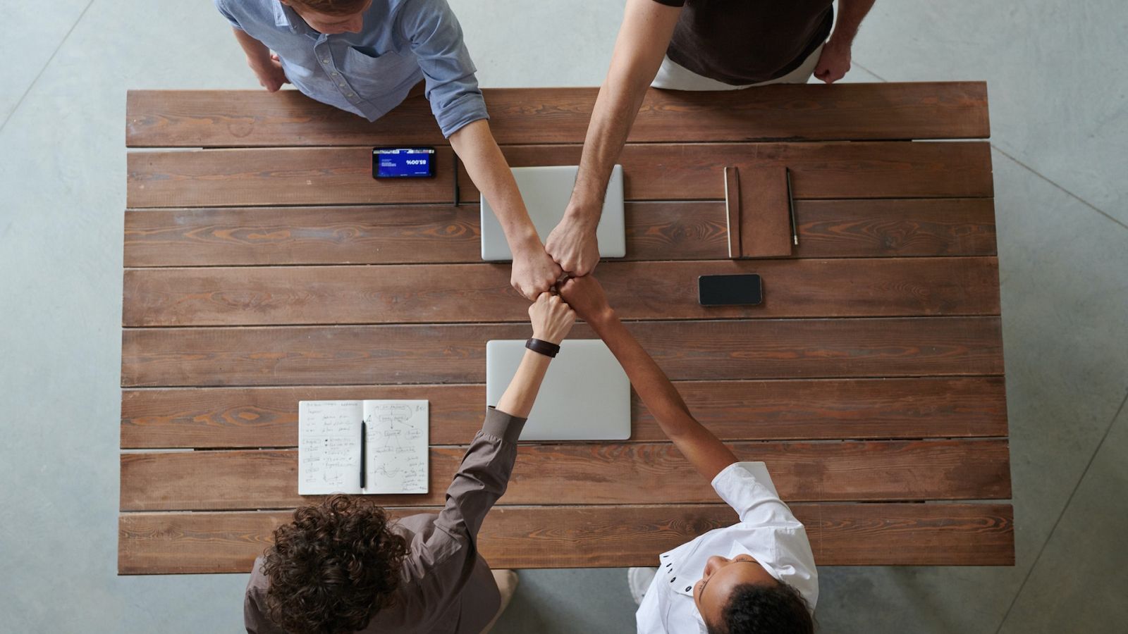 Plurals i Singulars - Plans LGTBI per a empreses - Escoltar Ara