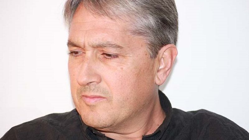 Emilio Caland�n - escuchar ahora