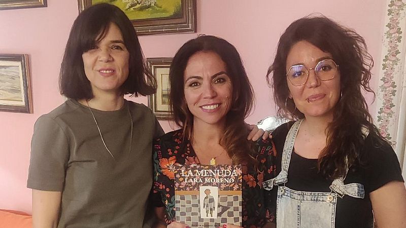 Libros de arena - Ilu Ros y Lara Moreno - Escuchar ahora