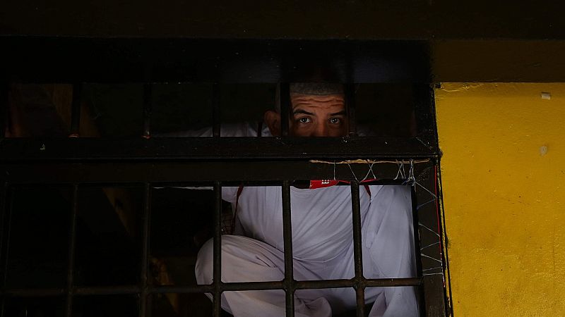 Las mañanas de RNE - La firma I Óscar Martínez: tortura en cárceles salvadoreñas