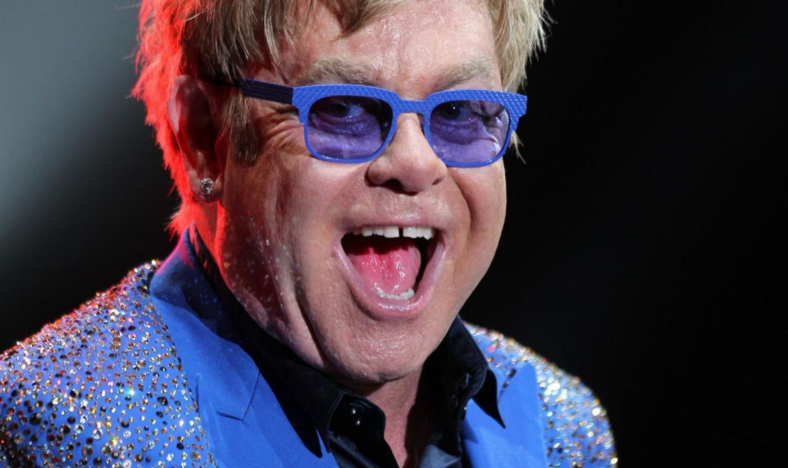 Silueteados - Elton John - escuchar ahora