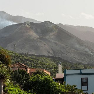 Tras la erupci�n de La Palma se edifican cruces de intereses