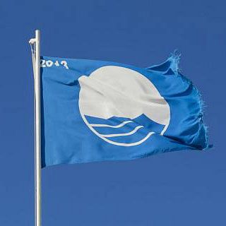 Nuevo récord de banderas azules en las playas de España