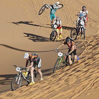 Pau Salvà, ciclista participant en la 'Titan Desert'