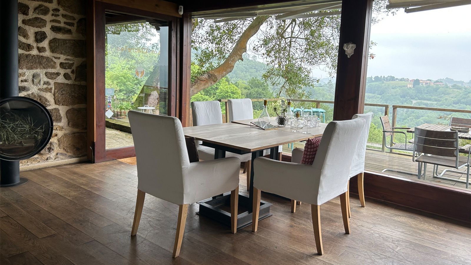 Cadena de Cocinas 73. Los Llaureles. Escuchar ahora.