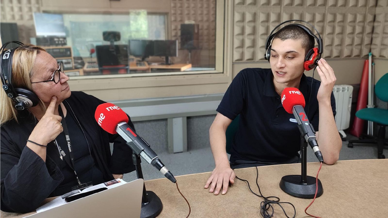 Fluido Rosa - S(8) Mostra Cinema Periférico. Coruña - 05/06/23 - escuchar ahora