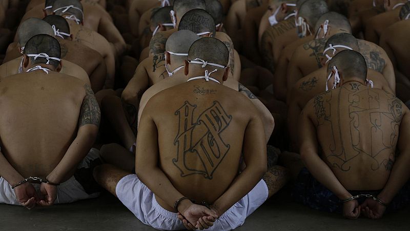 Las mañanas de RNE - La firma I Óscar Martínez: torturas en El Salvador - Escuchar ahora