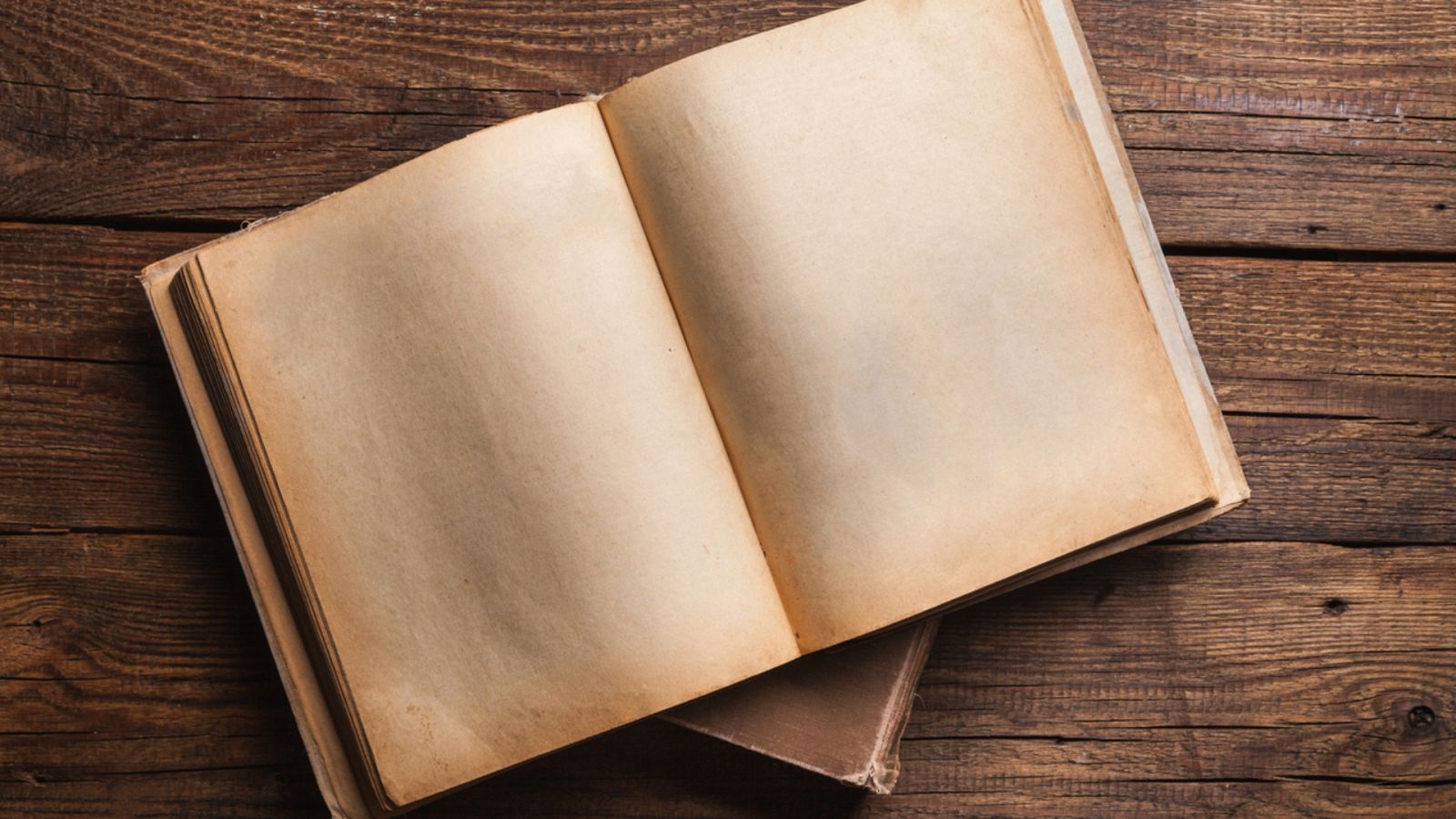 Ciencia por un tubo - ¿Por qué el papel se vuelve amarillo con el paso del tiempo? - 08/06/23 - Escuchar ahora