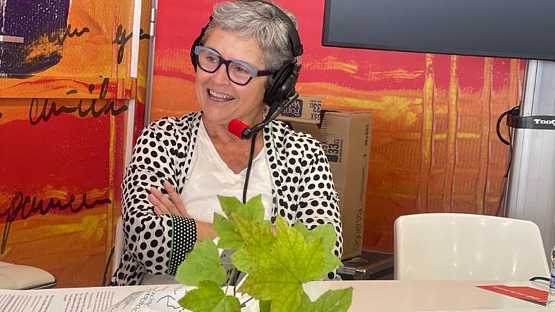 No es un día cualquiera - Hablamos con Eva Orúe directora de la Feria del Libro de Madrid - Escuchar ahora
