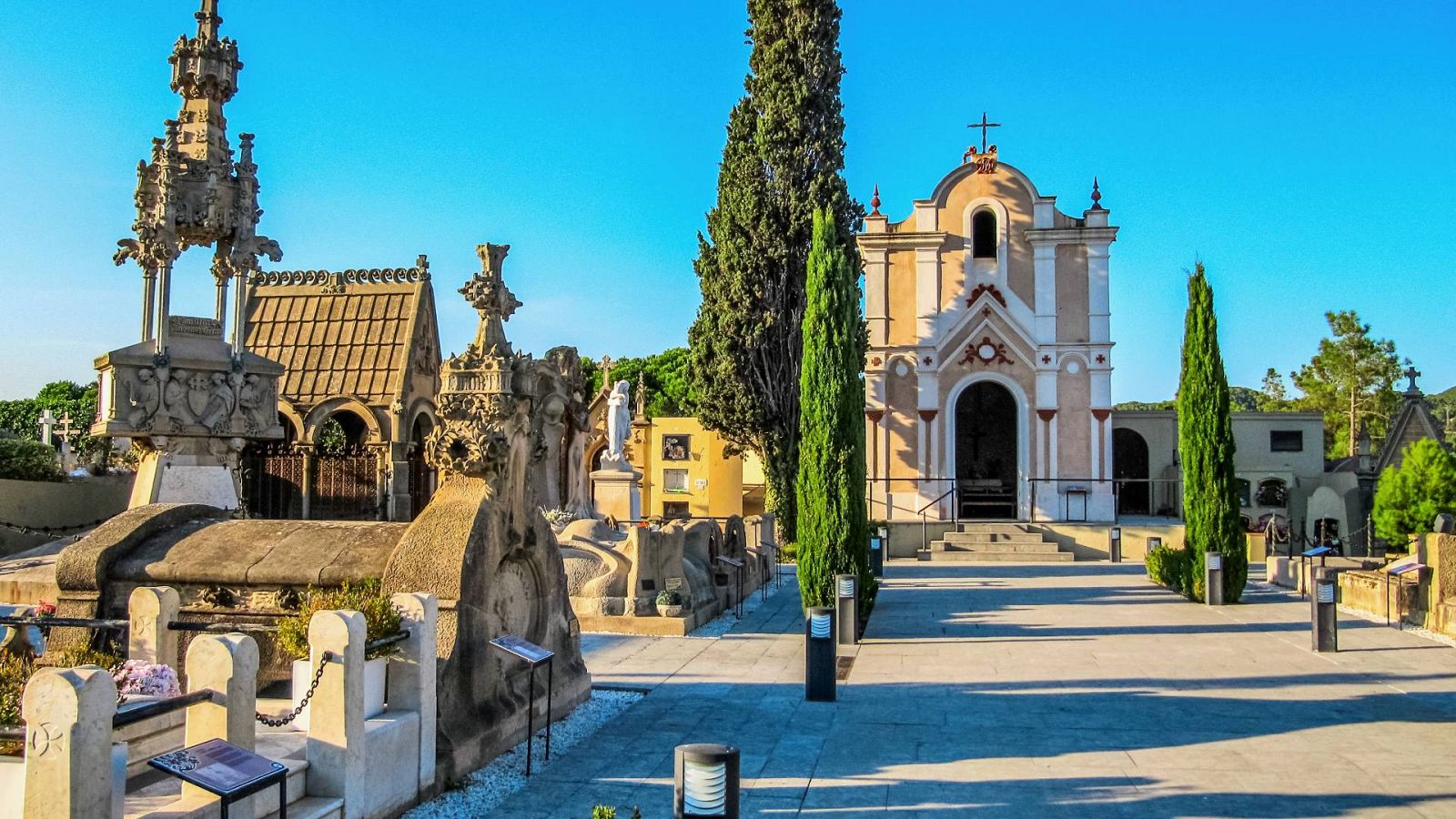 10.000 lugares para viajar con Ángela Gonzalo - El cementerio de Lloret de Mar redescubre sus lazos cubanos - 17/06/23