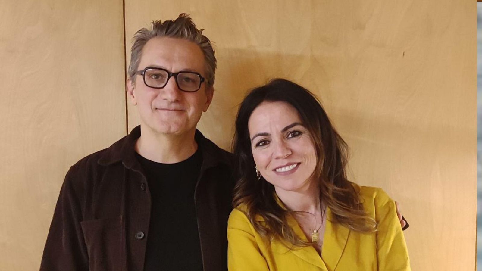 Libros de arena - Victor Sombra y 'A doble ciego' - Escuchar ahora