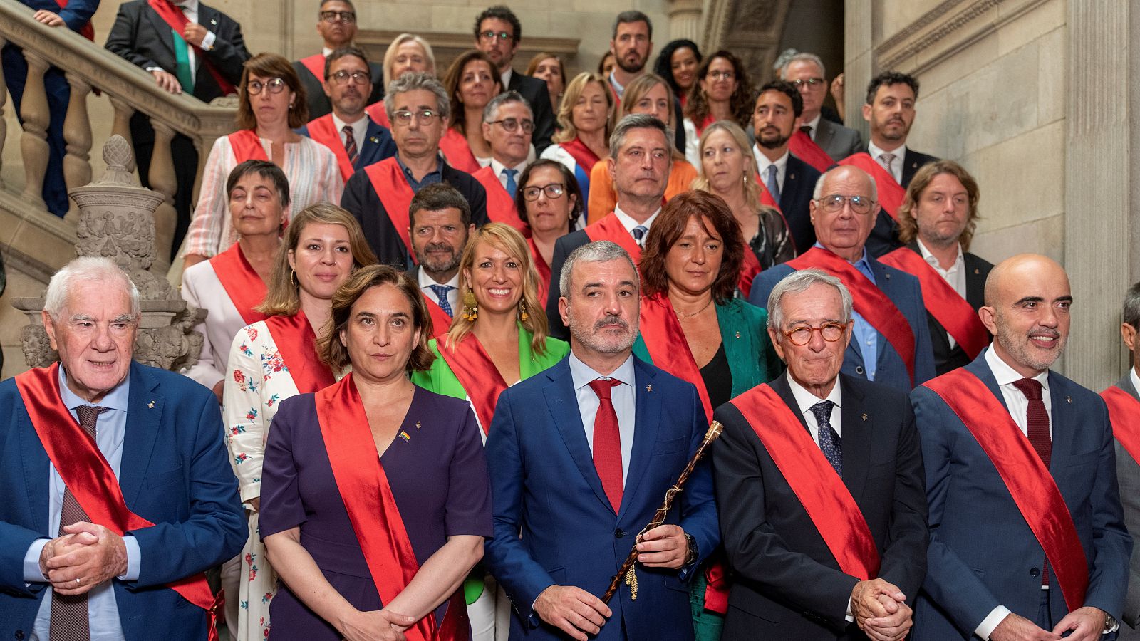 El nou Ajuntament de Barcelona comença a caminar amb les ferides obertes