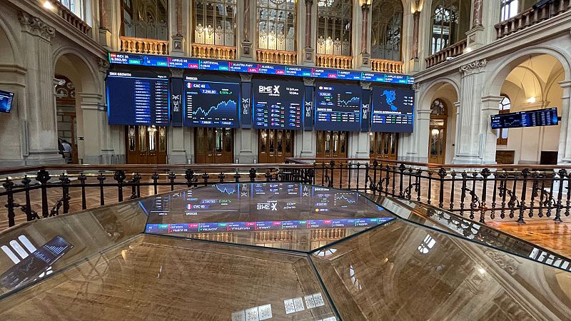 Las Mañanas de RNE - Juan Torres López, catedrático de Economía Aplicada de la Universidad de Sevilla: "El Banco de España se equivoca demasiado" - Escuchar ahora