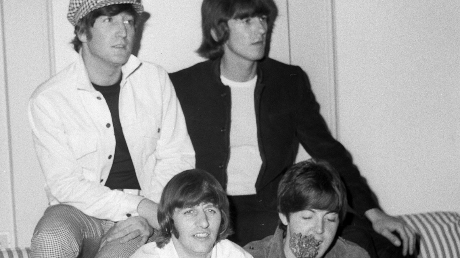 Rebobinando - 'With a little help for my friends' Beatles - 25/06/2023 - Escuchar ahora