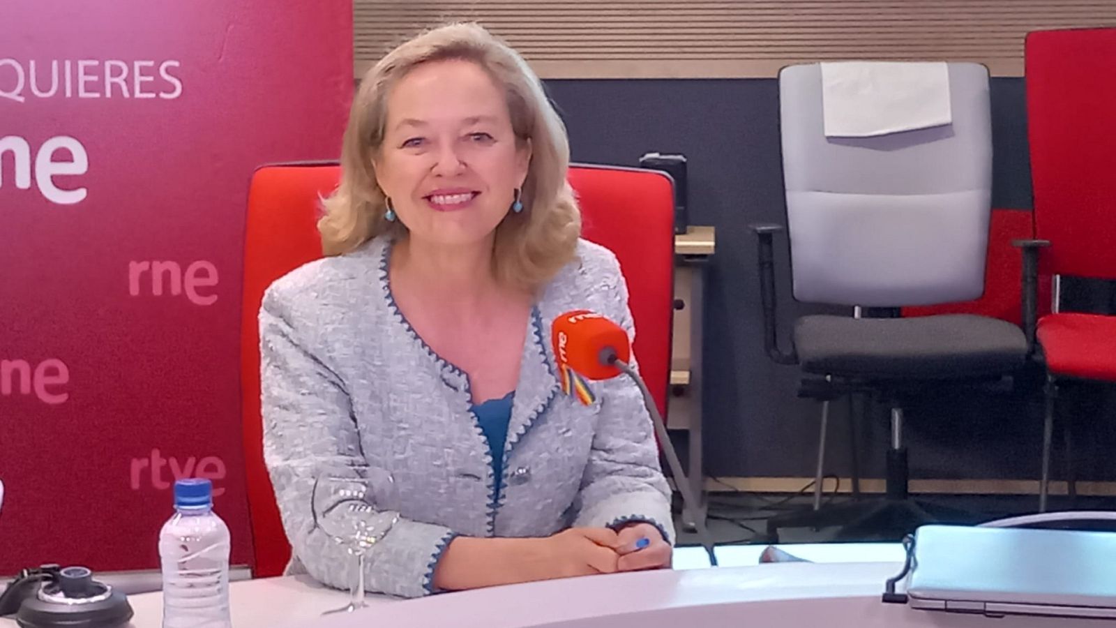 Las Mañanas de RNE - Nadia Calviño, ministra de Asuntos Económicos: "Queremos que las medidas de alivio a los ciudadanos las paguen los bancos" - Escuchar ahora