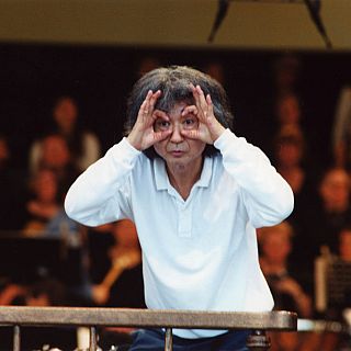 A través de un espejo