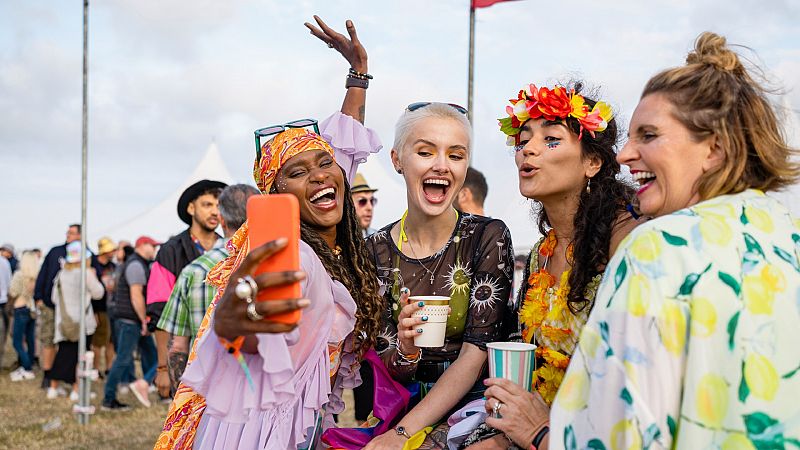 Fondo de armario - Moda festivalera: tendencias y comodidad durante los conciertos - Escuchar ahora