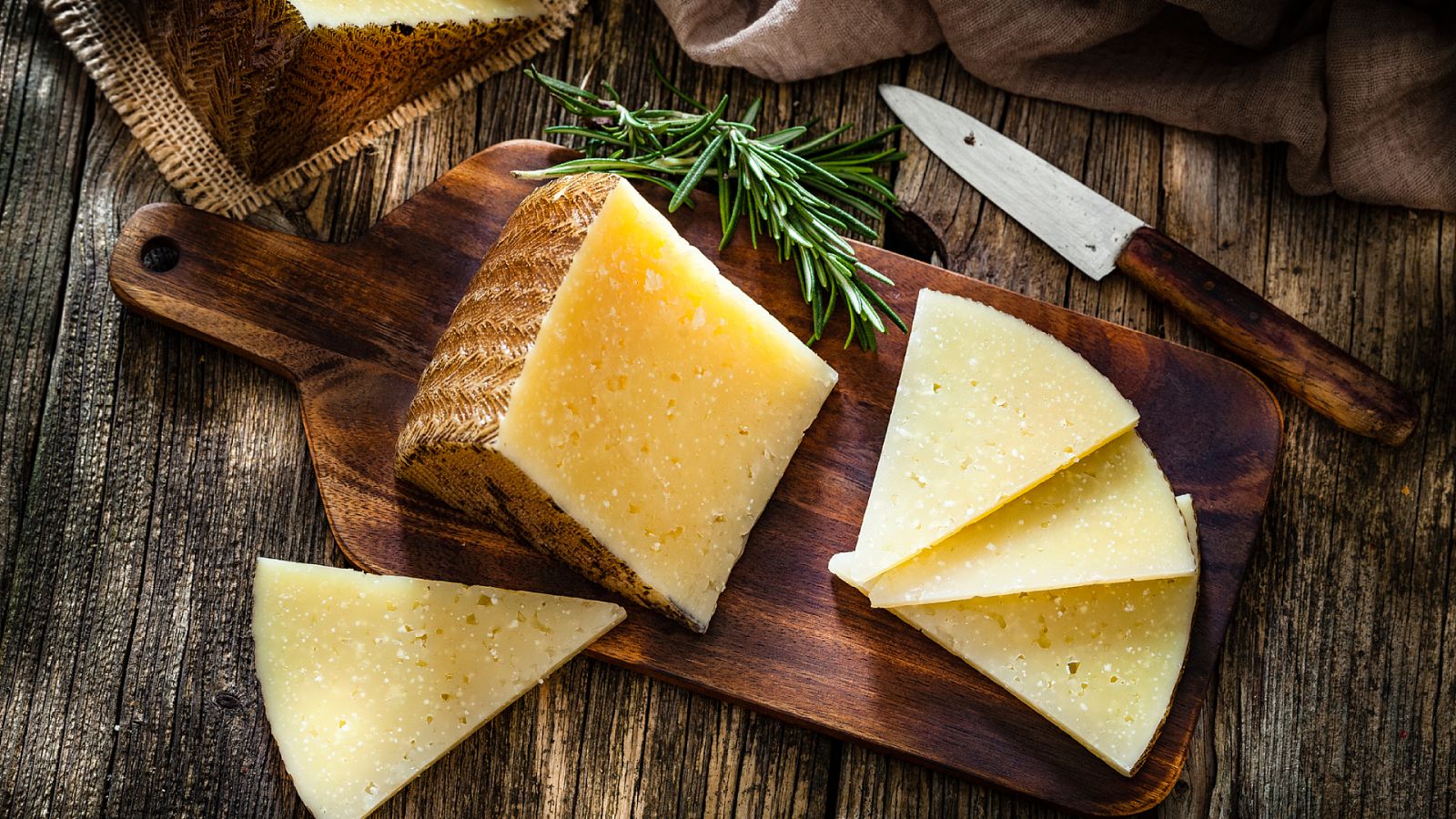 Ciencia por un tubo - Si la leche es blanca, ¿por qué el queso es amarillo? - 04/07/23 - Escuchar ahora