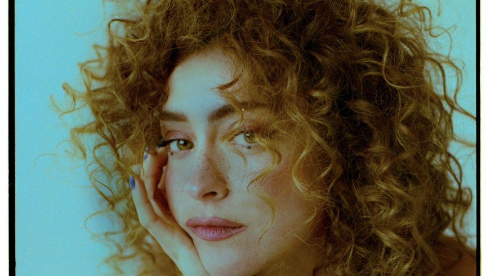 Bandeja de entrada - Russian Red, Smug Brothers, Big Joanie ft Kim Deal... - 11/07/23 - escuchar ahora