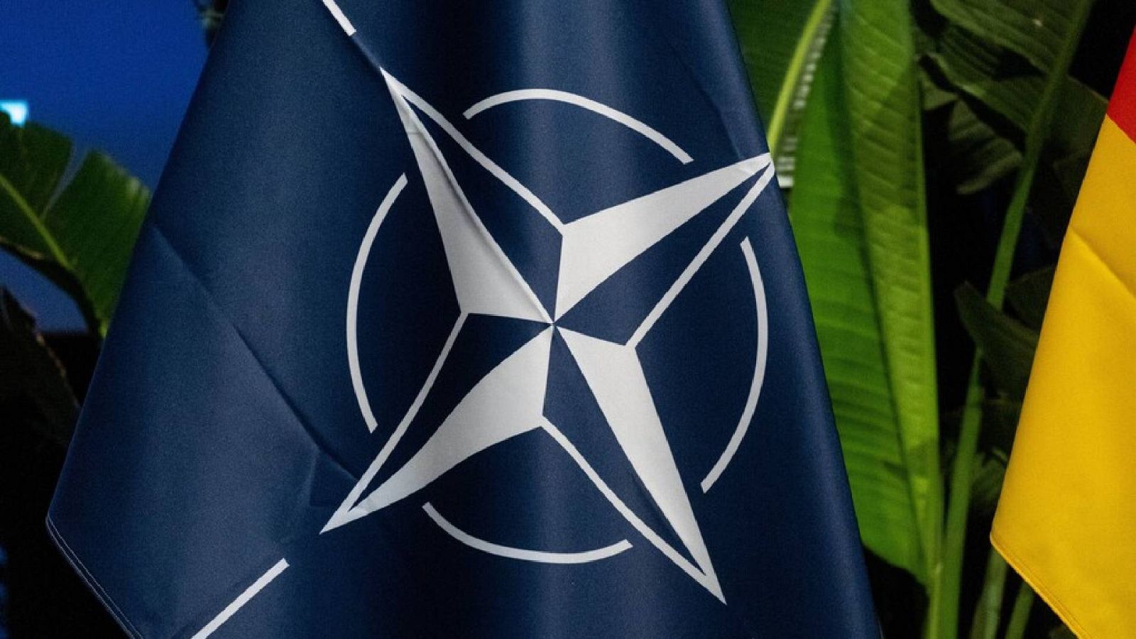 Cinco continentes - La Otan pone condiciones a Ucrania para su futura adhesión - Escuchar ahora