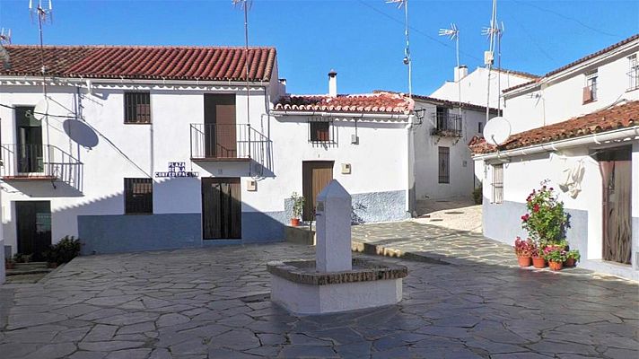 Las mañanas de RNE - Carlos Fernández Esquer: \"Hay bastantes aspectos de nuestra legislación electoral que convendría actualizar\" - Escuchar ahora