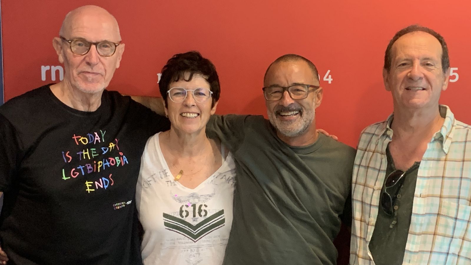 Plurals i Singulars - Les persones grans LGTBIQ+, protagonistes del Pride 2023 - Escoltar Ara