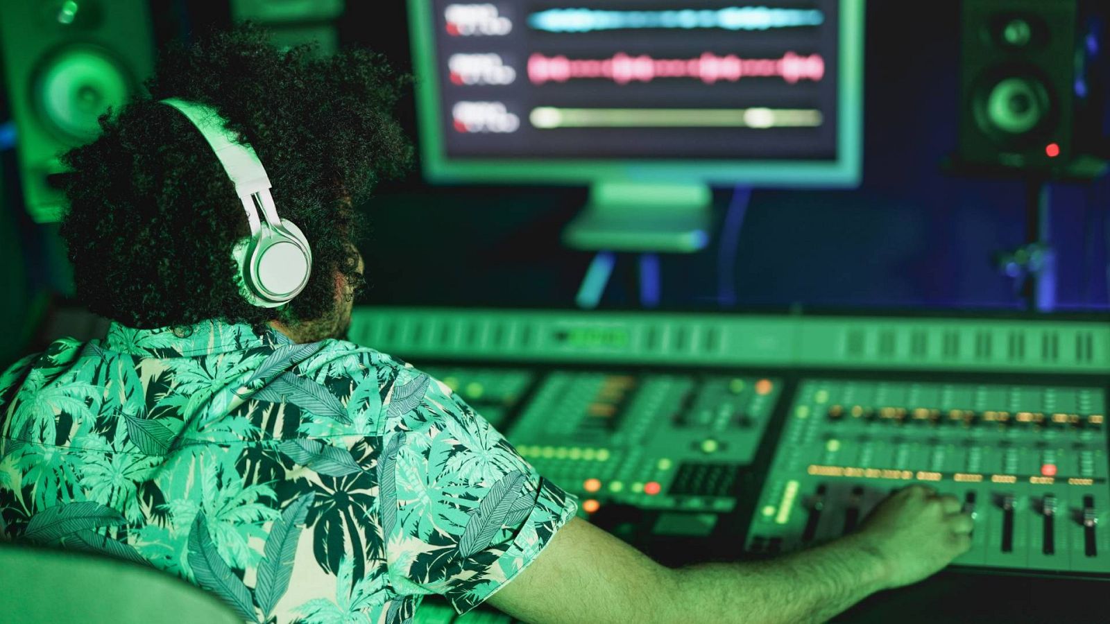 Universo Pop Express - Feid y Wally Lopez - Marenostrum Fuengirola - 16 julio 14/07/23 - Escuchar ahora