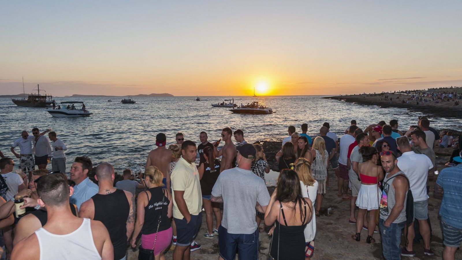 Por tres razones - Dónde observar la última puesta de sol de Europa - Escuchar ahora