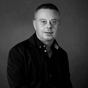 Todos somos sospechosos - Todos somos sospechosos - Toni Hill: "El último verdugo" - 19/07/23 - escuchar ahora