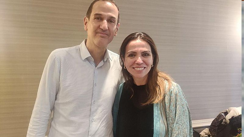 Libros de arena - Roberto Santiago y 'La rebeli�n de los buenos' - Escuchar ahora