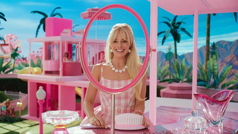 El ojo cr�tico - El estreno de 'Barbie' ti�e de rosa al cine - Escuchar ahora