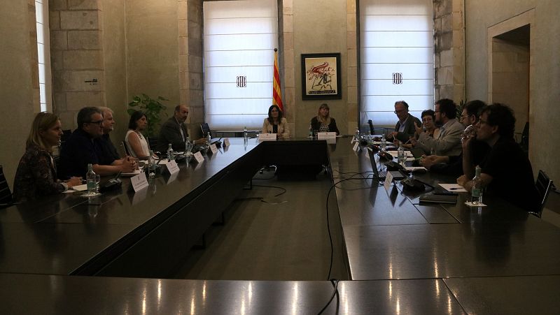 El Govern, editors i entitats culturals anuncien una campanya de fidelitat per enfortir les revistes en català