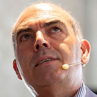 Amor (CEOE) advierte de los problemas de financiaci�n