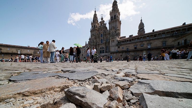 Más cerca - Alcaldesa de Santiago: "Hay que cambiar el modelo turístico" - Escuchar ahora