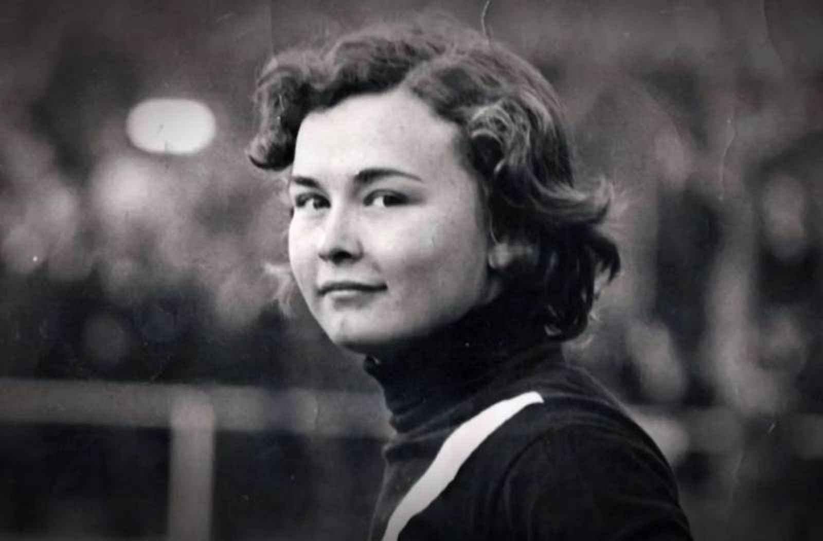 Por tres razones - Kubalita, futbolista en los 70: "No nos lo pusieron f�cil" - Escuchar ahora