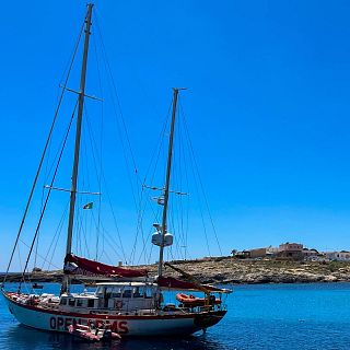 "Los guardacostas son los que nos piden ayuda, no Italia"