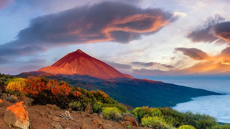 Por tres razones - Una turista con una bengala en El Teide. ¿Falta vigilancia? - Escuchar ahora
